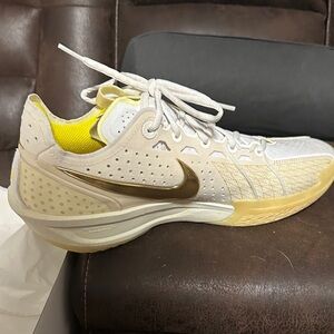 Nike White and Gold Sneakers